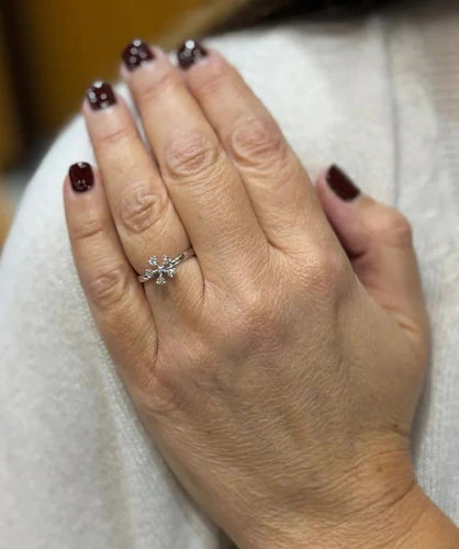 Bague 50 De Beers Corsage - Bague en or blanc 18 carats et diamants 58 Facettes