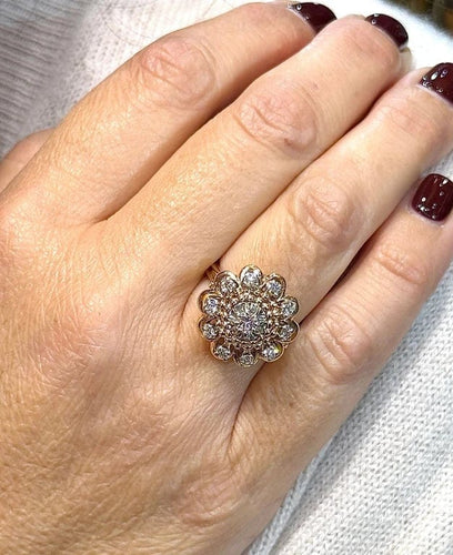 Bague 54 Bague marguerite ancienne en or et diamants naturels 58 Facettes