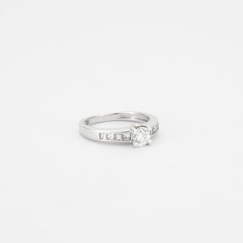 Bague 51 Bague solitaire en or blanc 18 carats et diamants 0,40 ct 58 Facettes