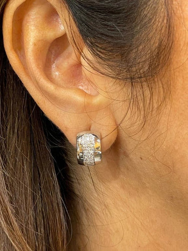 Boucles d'oreilles Boucles d’oreilles mini-créoles en or blanc 18 carats et diamants 58 Facettes