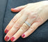 Bague 53 Alliance ondulée en or blanc 18 carats et diamants 58 Facettes