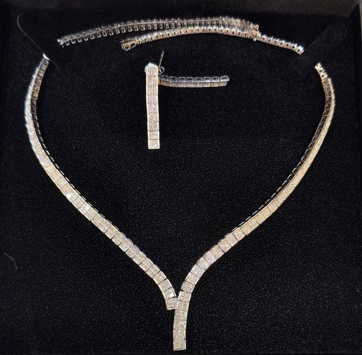 Boucles d'oreilles Parure - Collier et boucles d’oreilles en or blanc 18 carats et diamants 58 Facettes