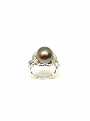 Bague 54 Bague en or blanc 18 carats avec perle de Tahiti et diamants 58 Facettes