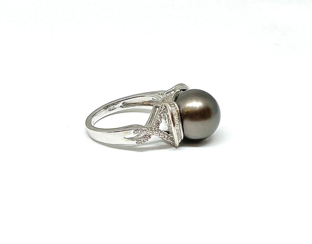 Bague 54 Bague en or blanc 18 carats avec perle de Tahiti et diamants 58 Facettes