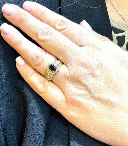 Bague 52 Bague en or jaune 18 carats avec saphir ovale et diamants 58 Facettes