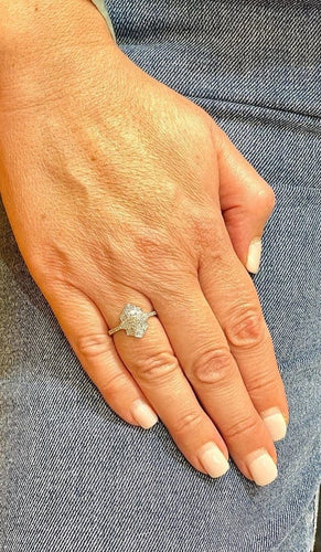 Bague 52 Bague style Art déco en or blanc 18 carats et diamants 58 Facettes