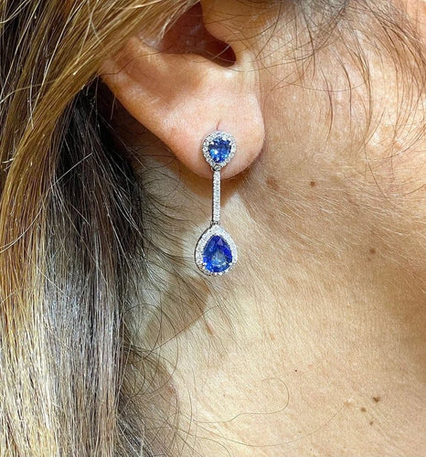 Boucles d'oreilles Boucles d'oreilles en or blanc 750 avec saphirs poire et diamants 58 Facettes