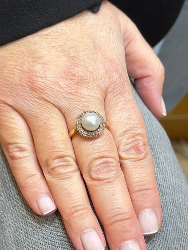 Bague 59 Bague ancienne en or jaune 18 carats avec diamants et perle 58 Facettes
