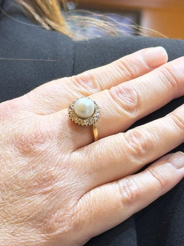 Bague 59 Bague ancienne en or jaune 18 carats avec diamants et perle 58 Facettes