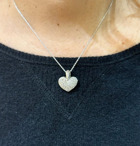 Pendentif Pendentif cœur en or blanc 18 carats et diamants 58 Facettes