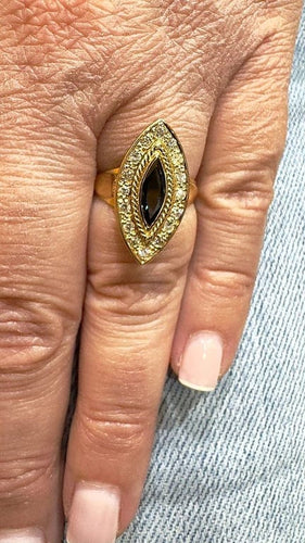 Bague 53 Bague navette en or jaune 18 carats, saphir et diamants 58 Facettes