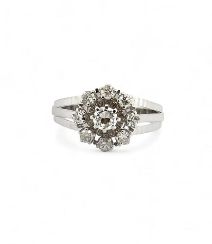 Bague 55 Bague marguerite ancienne en or blanc 18 carats et diamants 58 Facettes