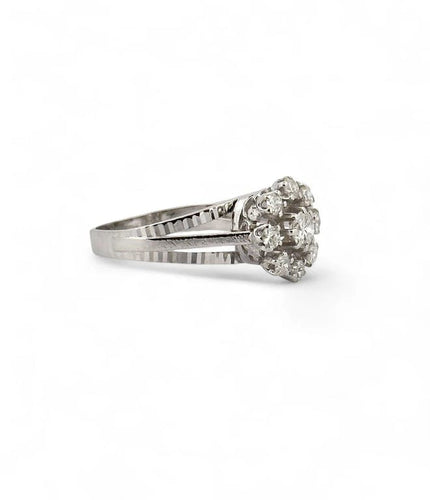 Bague 55 Bague marguerite ancienne en or blanc 18 carats et diamants 58 Facettes
