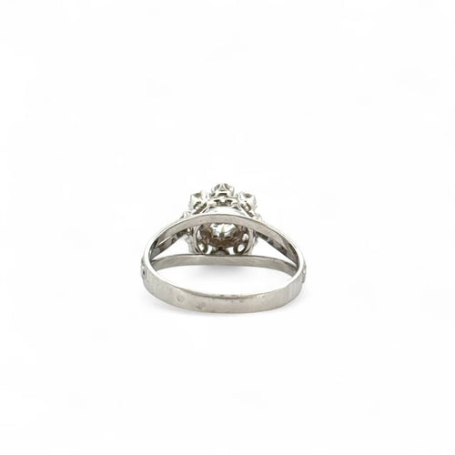 Bague 55 Bague marguerite ancienne en or blanc 18 carats et diamants 58 Facettes