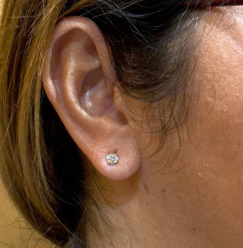 Boucles d'oreilles Puces d’oreilles en or jaune 18 carats et diamants 58 Facettes