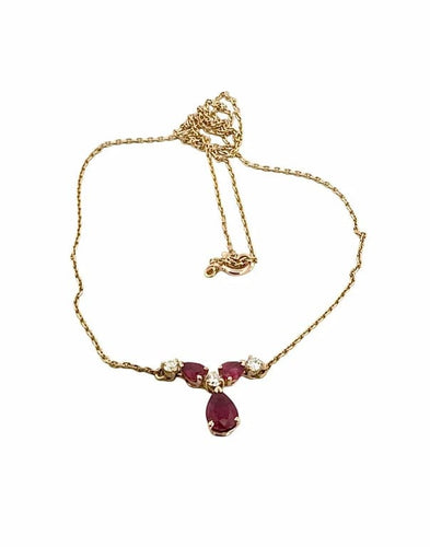 Collier Collier en or jaune 18 carats avec diamants et rubis poire 58 Facettes