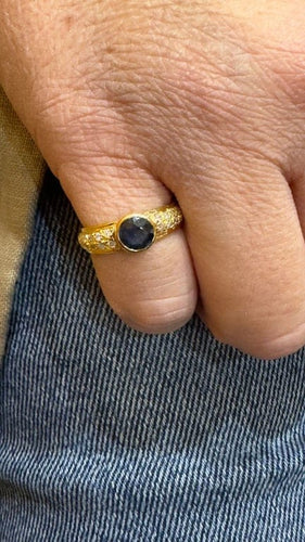 Bague 51 Bague jonc ancienne en or jaune avec saphir et diamants 58 Facettes