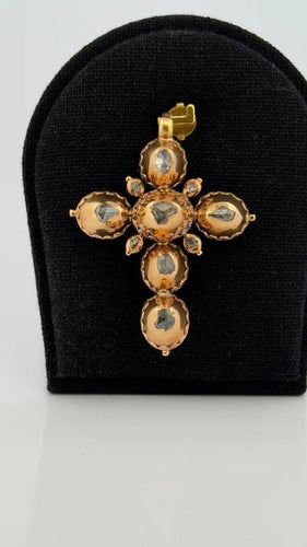 Croix géorgienne ancienne en or jaune cuivré 18 carats et diamants 58 Facettes