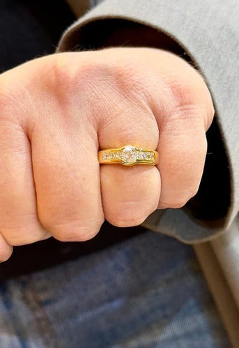 Bague 54 Solitaire - Bague en or jaune 18 carats et diamants 58 Facettes