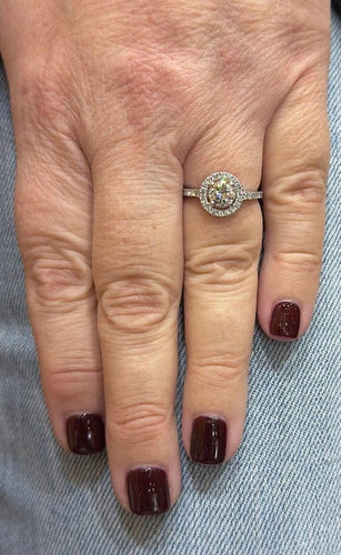 Bague 52 Solitaire - Bague halo en or blanc 18 carats et diamants 58 Facettes