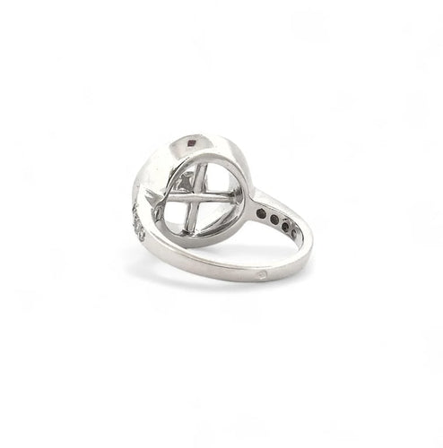 Bague 52 Bague ancienne en or blanc 18 carats avec diamants 58 Facettes