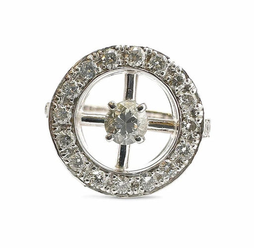 Bague 52 Bague ancienne en or blanc 18 carats avec diamants 58 Facettes