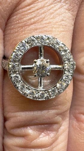 Bague 52 Bague ancienne en or blanc 18 carats avec diamants 58 Facettes
