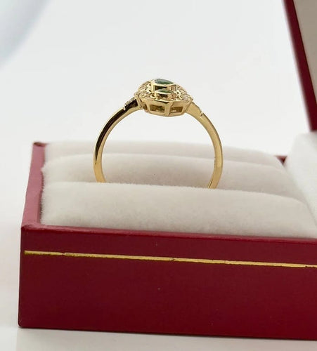 Bague 54 Bague marquise style ancien en or jaune 18 carats, émeraudes et diamants 58 Facettes
