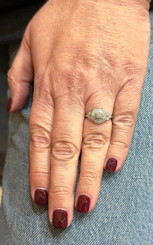 Bague 53 Bague Art déco en or blanc 18 carats et diamants 58 Facettes