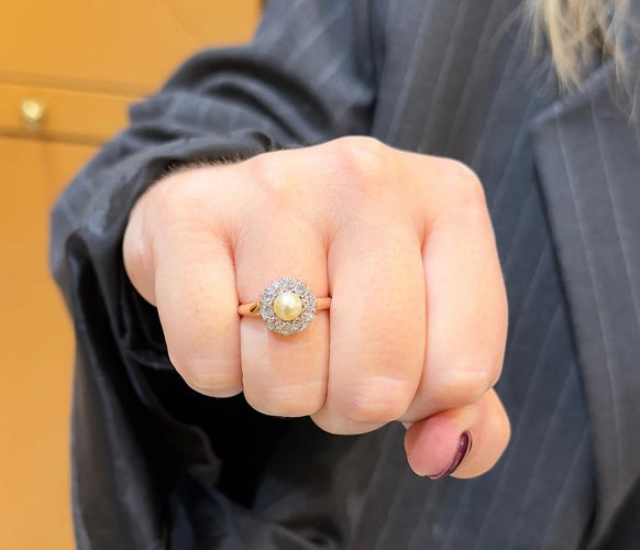 Bague 58 Bague ancienne en or rose, perle et diamants 58 Facettes