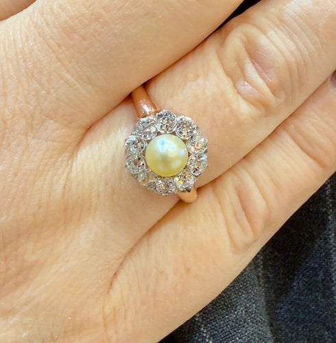 Bague 58 Bague ancienne en or rose, perle et diamants 58 Facettes