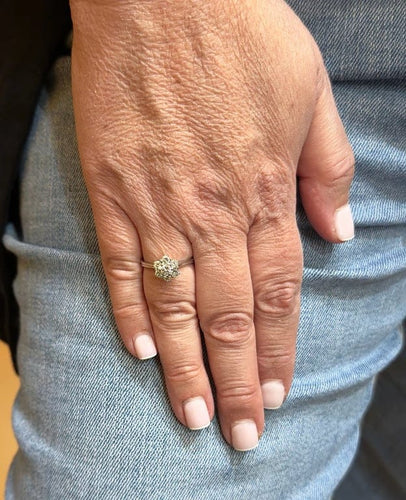 Bague 56 Bague marguerite en or blanc 18 carats et diamants 58 Facettes