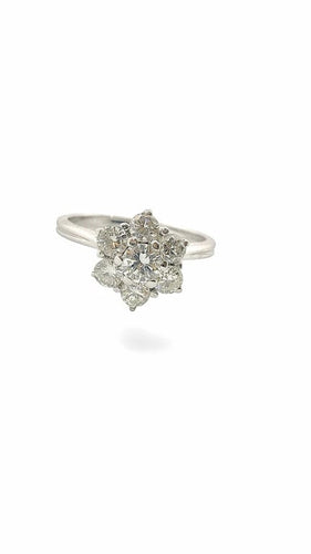 Bague 56 Bague marguerite en or blanc 18 carats et diamants 58 Facettes