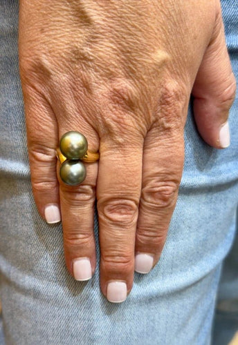 Bague 53 Bague Toi et Moi en or jaune 18 carats avec perles de Tahiti 58 Facettes