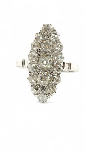 Bague 51 Bague marquise ancienne en or blanc 18 carats et diamants 58 Facettes
