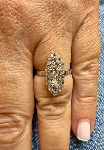 Bague 51 Bague marquise ancienne en or blanc 18 carats et diamants 58 Facettes