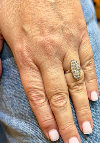 Bague 51 Bague marquise ancienne en or blanc 18 carats et diamants 58 Facettes