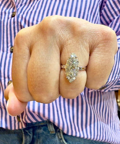 Bague 51 Bague marquise ancienne en or blanc 18 carats et diamants 58 Facettes
