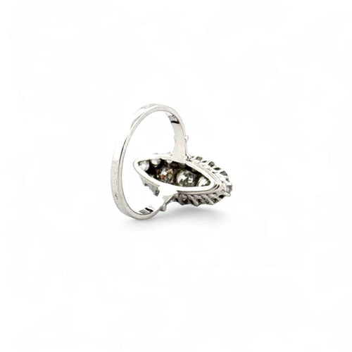 Bague 51 Bague marquise ancienne en or blanc 18 carats et diamants 58 Facettes