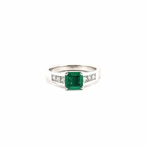 Bague 53 Solitaire - Bague en or blanc 18 carats, émeraude et diamants 58 Facettes