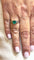 Bague 53 Solitaire - Bague en or blanc 18 carats, émeraude et diamants 58 Facettes