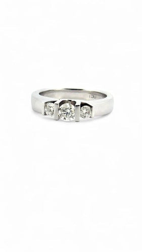 Bague 51 Bague trilogie en or blanc 18 carats avec diamants 58 Facettes