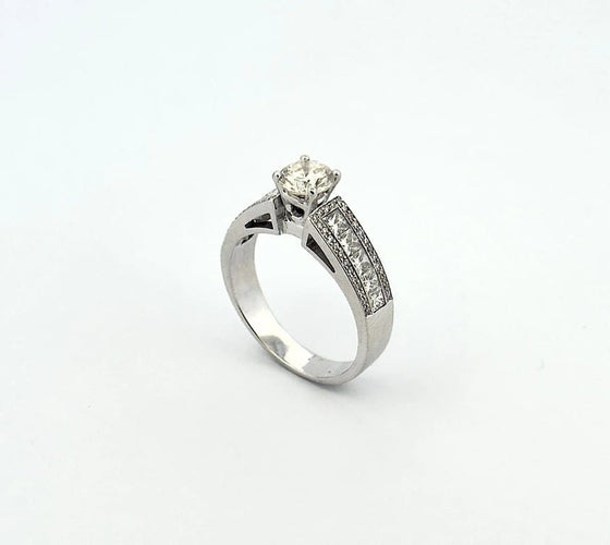 Bague 56 Solitaire - Bague en or blanc 18 carats et diamants 58 Facettes