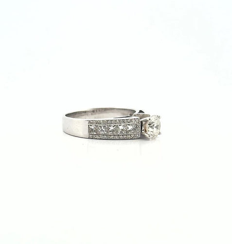 Bague 56 Solitaire - Bague en or blanc 18 carats et diamants 58 Facettes
