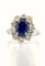 Bague 55 Bague fleur en or blanc 18 carats avec saphir de Ceylan et diamants 58 Facettes