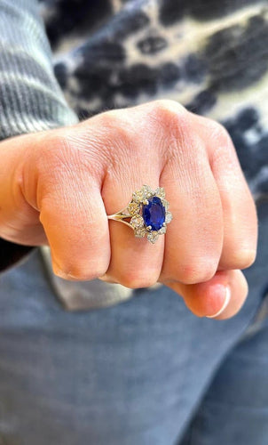 Bague 55 Bague fleur en or blanc, saphir de Ceylan non chauffé et diamants 58 Facettes