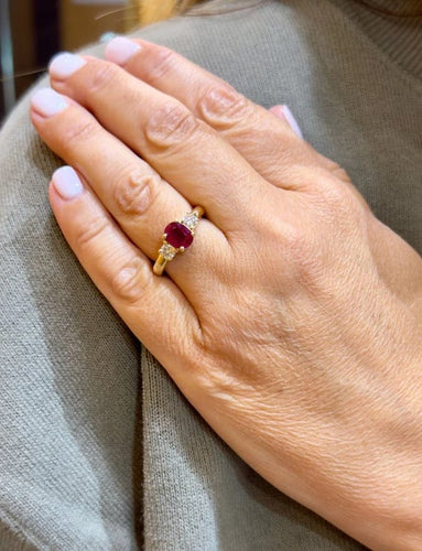 Bague 55 Bague solitaire en or jaune 18 carats avec rubis et diamants 58 Facettes
