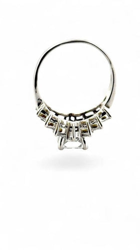 Bague 60 Bague en or blanc 18 carats ornée de diamants 58 Facettes