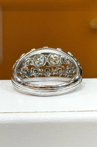 Bague 60 Bague ancienne ajourée en or blanc et diamants 58 Facettes