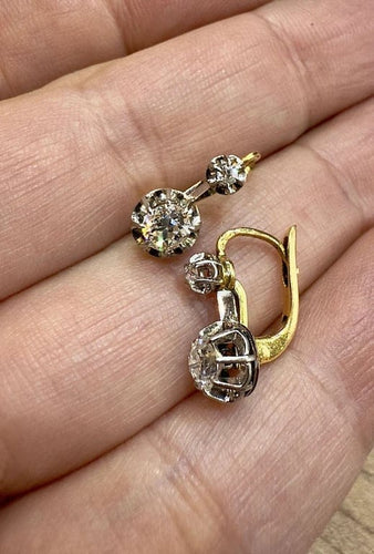 Boucles d'oreilles Dormeuses anciennes en or jaune et gris 18 carats et diamants 58 Facettes